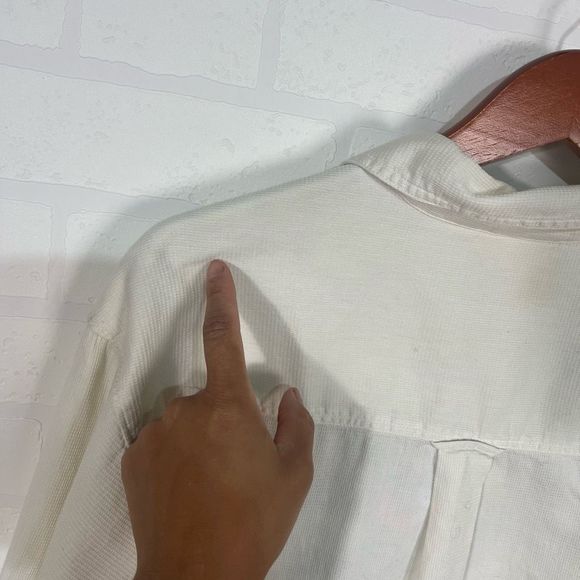 Disney Store Button Down Shirt Womens Size L Off White Pooh Embroidered - Picture 13 of 16